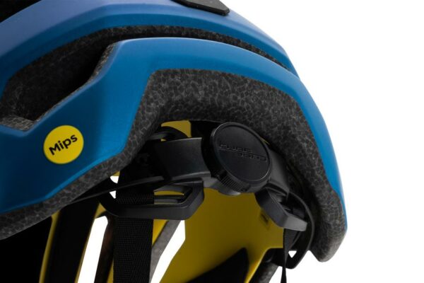 CUBE Helm STRAY X Actionteam