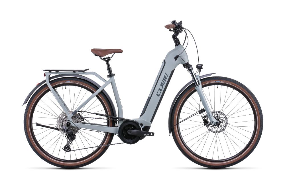 Cube Touring Hybrid Pro 625